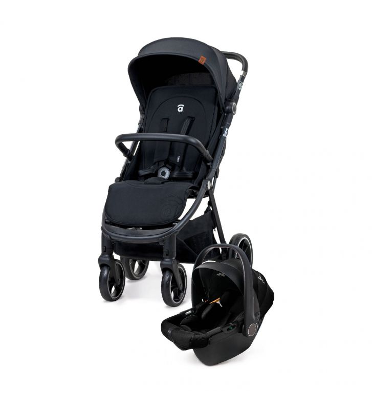Conçu pour offrir confort et sécurité de la naissance à 4 ans. Avec un pliage rapide en une seconde et des roues tout-terrain, il est léger et pratique sur toutes les surfaces. Son design compact facilite son transport, tandis que des caractéristiques telles que le dossier extra haut et la suspension des roues assurent un confort maximal à bébé. Comprend le châssis, le siège et le siège auto R129.